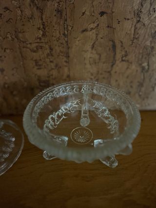 Bombonera vintage vidrio prensado uva