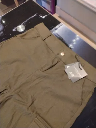 Pantalón cargo verde militar talla 42-46