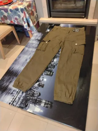 Pantalón cargo verde militar talla 42-46