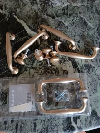 Maniglie e pomelli dorati