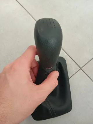 Pomo cambio Kia Río 4