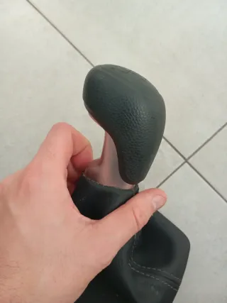 Pomo cambio Kia Río 4