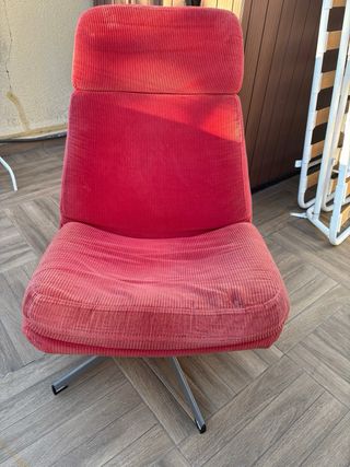 Butaca roja pana giratoria