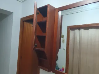 Mueble de entrada madera y cristal con espejo