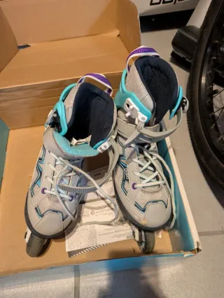 Patines en línea grises y turquesa talla 32-35