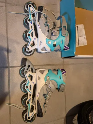 Patines en línea grises y turquesa talla 32-35