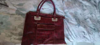 Bolso Maletín Burdeos con Compartimentos