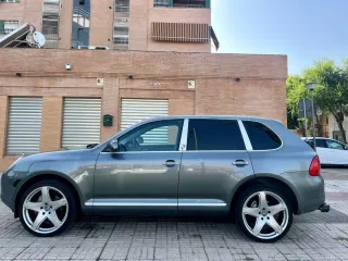 Porsche Cayenne 2005