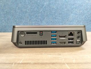 Mini PC ASUS VivoMini VM45 4/64GB SSD Win10