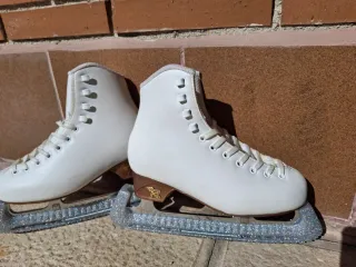 Pattini da ghiaccio bianchi taglia 34-35 con protezioni