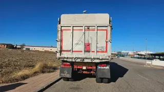 Semirremolque bañera basculante