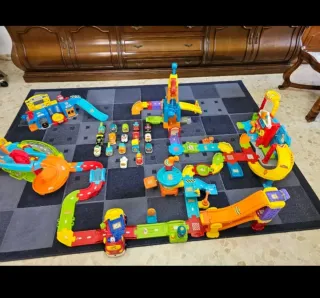 Circuito y Coches Tuc Tuc