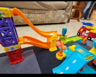 Circuito y Coches Tuc Tuc