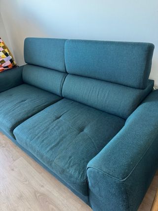 Sofá de tela azul