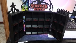 Espositore Stranger Things Funko Pop Kinder Joy