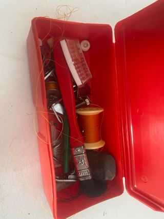 Máquina de coser Alfa Zig-Zag con mueble