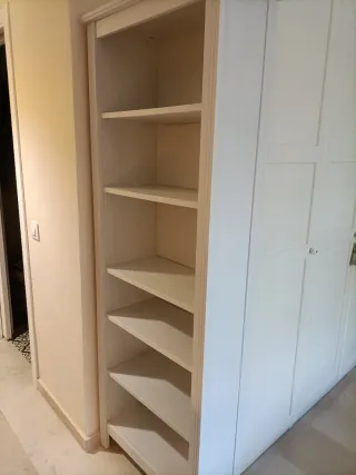 Estantería de madera Ikea