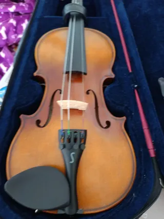 Violín para arreglar o decoración