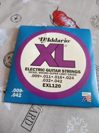 Violín para arreglar o decoración