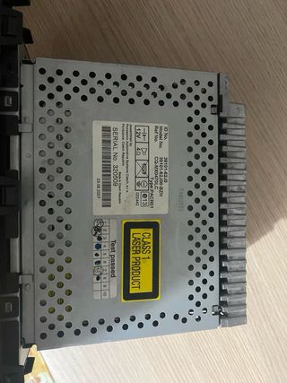 Radio de coche Suzuki Swift año 2007.