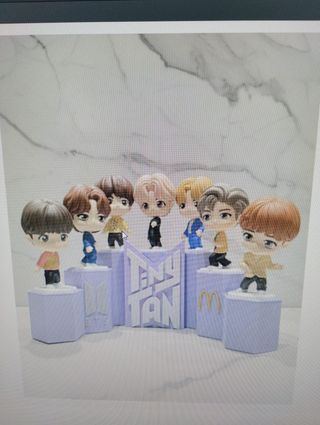 Espositore BTS Tiny Tan McDonald's