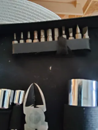 Estuche herramientas con llave inglesa a estrenar