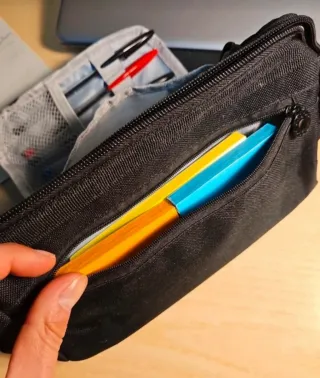 Astuccio cancelleria con set completo