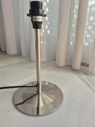 Pie de lámpara metal plateado