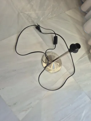 Pie de lámpara metal plateado