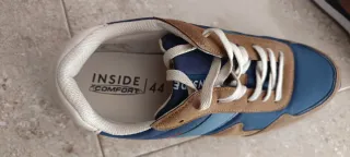 Zapatillas deportivas azul y marrón