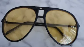 Gafas de sol nocturnas negras y amarillas