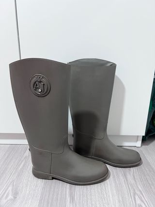 Botas de agua y bolso Armani Jeans grises