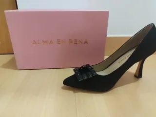 Zapatos Alma en Pena Piel Pedrería Negros