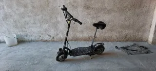 Patinete eléctrico con asiento