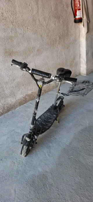 Patinete eléctrico con asiento