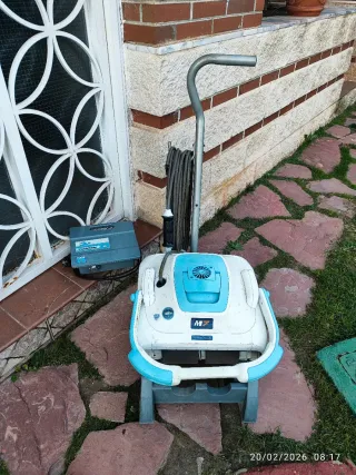 Limpiafondos Piscina M7 Astralpool con carro