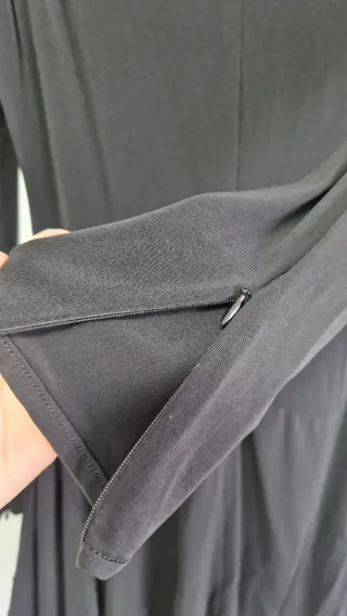 Vestido negro drapeado