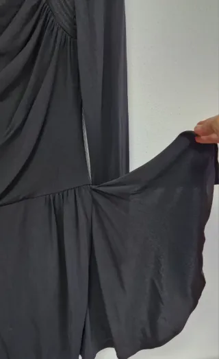 Vestido negro drapeado