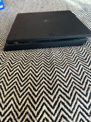 PS4 (PlayStation 4) 1TB + Juego Tomb Raider