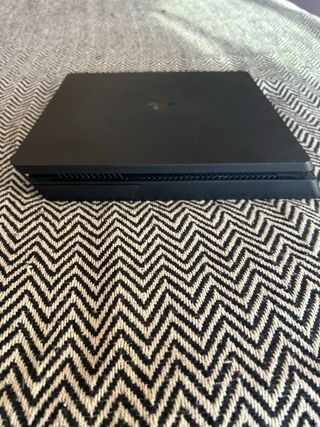 PS4 (PlayStation 4) 1TB + Juego Tomb Raider