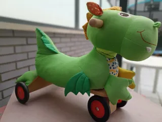 Puffy dragón correpasillos