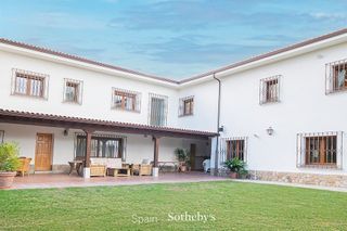 Chalet en alquiler en La Florida - El Plantío en Madrid