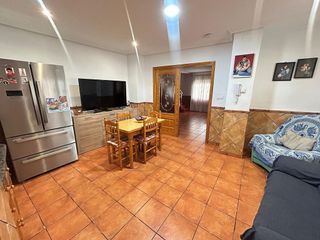 Chalet en venta en Peña de las Águilas en Elche