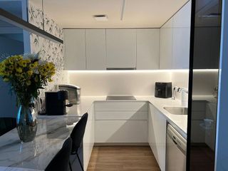 Ático en alquiler en Valdeacederas en Madrid