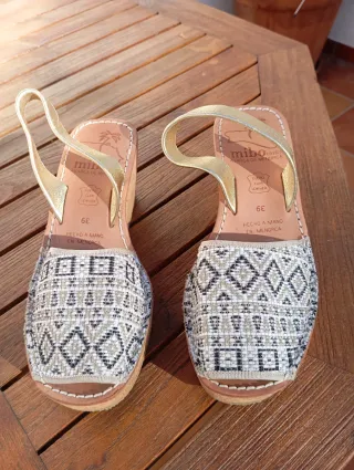Sandalias Mibo Oro y Multicolor Talla 39