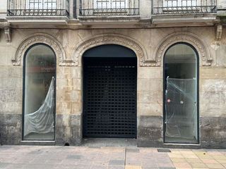 Local comercial en alquiler en Centro en Vitoria-Gasteiz