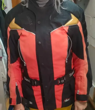 Chaqueta Moto Mujer Negra y roja