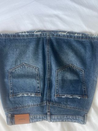 Falda vaquera desgastada