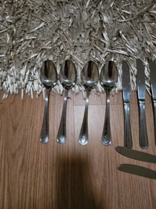 Conjunto de Talheres e Facas