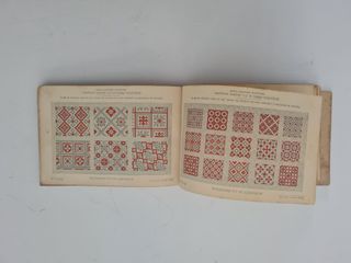 Alphabet de la Brodeuse D.M.C. Antiguo